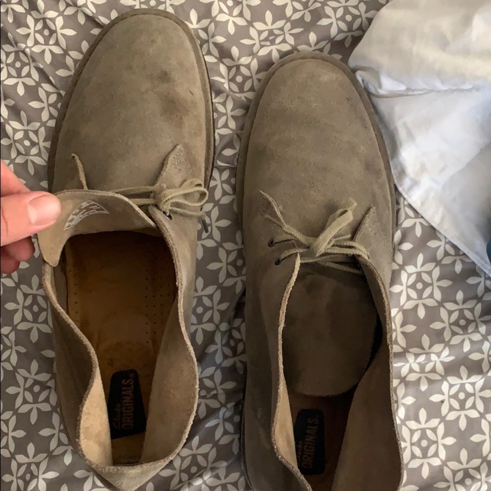 Clark’s original suede chukka